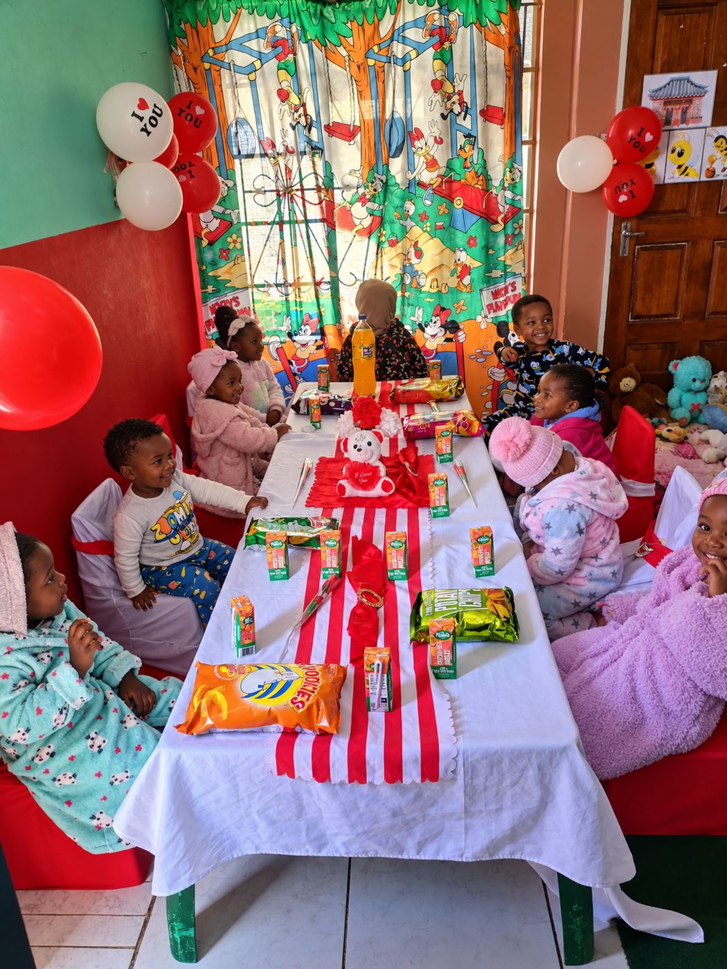 Valentine's Day party table